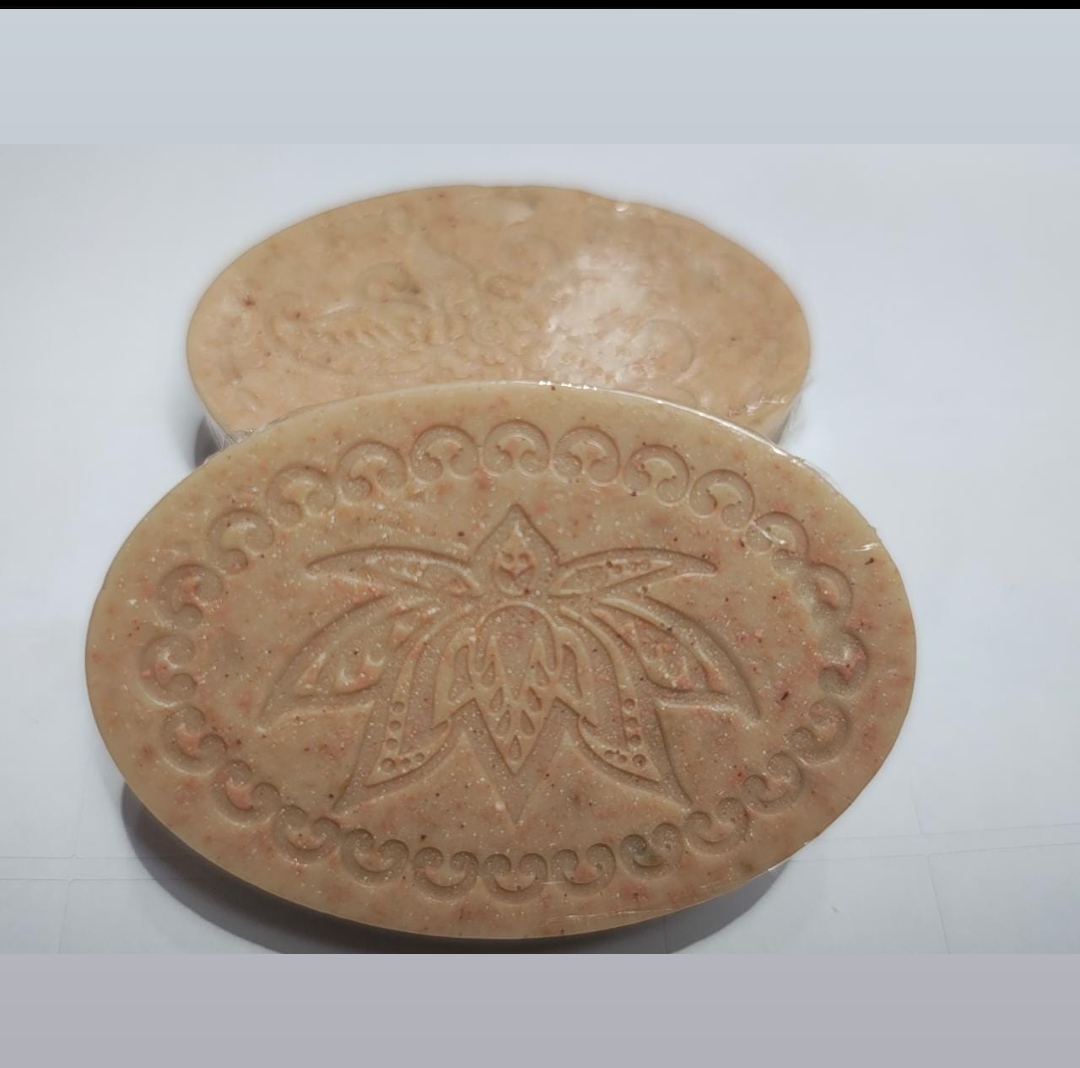 Red wine soap